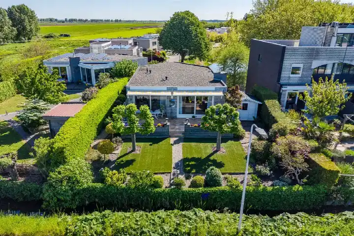 Vrijstaande woning te koop: Tjalk 34, Weteringpark Alphen Aan Den Rijn