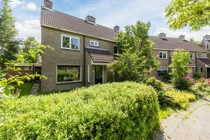 Tussenwoning te koop: Toe Nansumpad 6, Zuidhorn Zuidhorn