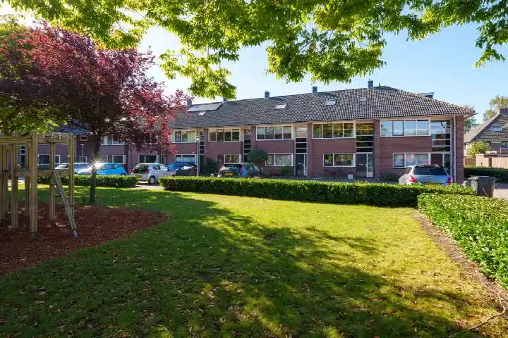 Tussenwoning te koop: Toernooiveld 101, De Velden Zuid Almere