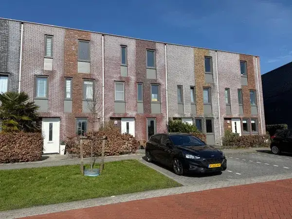 Tussenwoning te koop: Tolhûswei 56, Blitsaerd Leeuwarden