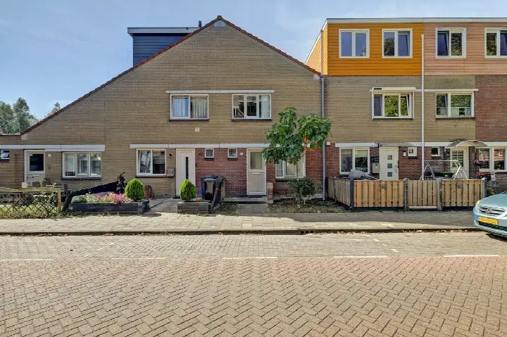 Terraced house for sale: Tolkamerstraat 5, Reigersbos 3 Amsterdam