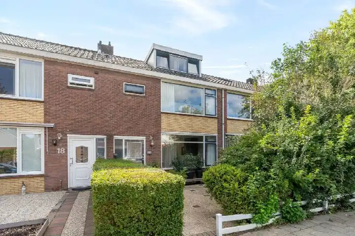 Terraced house for sale: Tollensstraat 20, Dichtersbuurt Zoetermeer