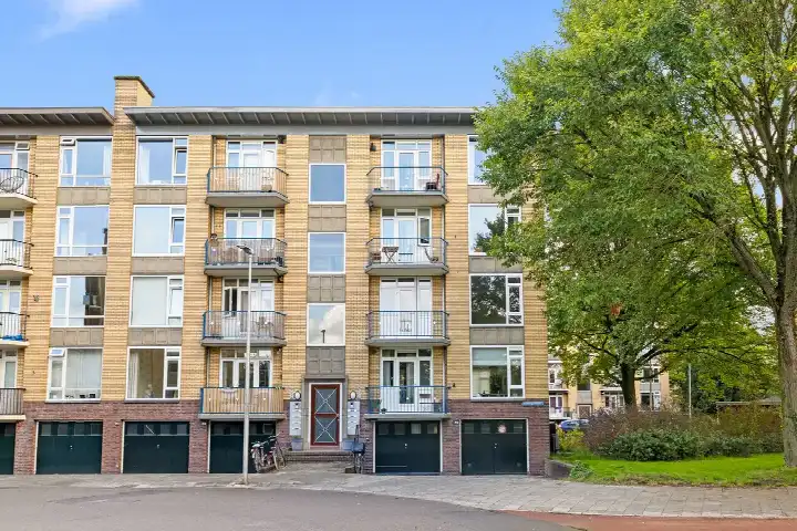 Apartment for sale: Tolsteegplantsoen 42-1, Tolsteeg en Rotsoord Utrecht