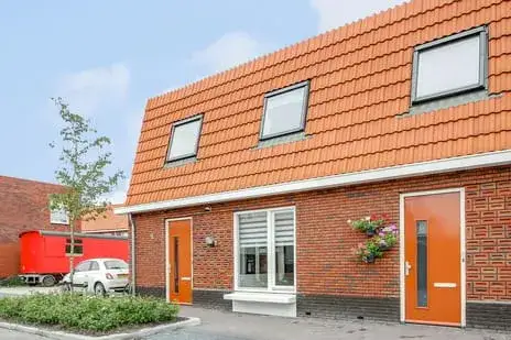 Semi-detached for rent: Tolstraat 6, Rosmolenbuurt West Zaandam