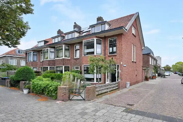 Hoekwoning te koop: Tomatenstraat 10, Cronestein Leiden