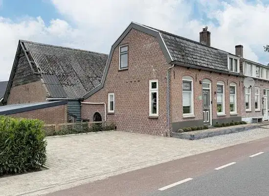 Twee-onder-één-kap te koop: Tonsedijk 21, Verspreide huizen Klundert Fijnaart