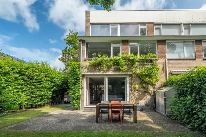 Corner house for sale: Top Naefflaan 21, De Wijert-Zuid Groningen