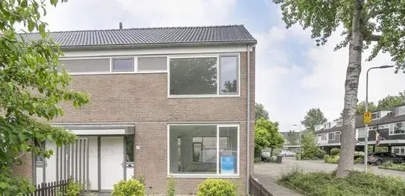 Twee-onder-één-kap te huur: Topaashof 32, IJsselveld-West Ijsselstein