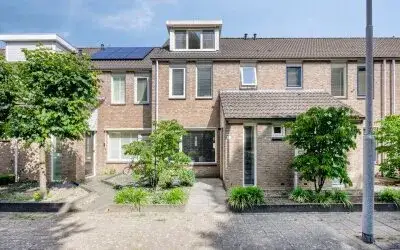 Tussenwoning te koop: Topaasring 59, Blixembosch-West Eindhoven
