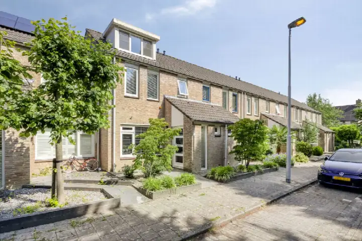 Tussenwoning te koop: Topaasring 59, Blixembosch-West Eindhoven