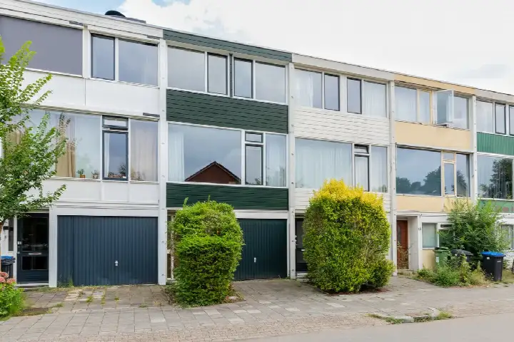 Tussenwoning te koop: Topaasstraat 17, Vinkhuizen-Noord Groningen