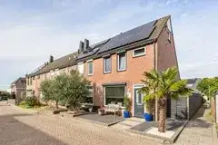 Corner house for sale: Torenlaan 80, Zuid-Beijerland Woonkern Zuid-Beijerland