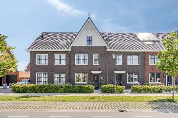 Tussenwoning te koop: Torensteelaan 63, Numansdorp Buitengebied Numansdorp