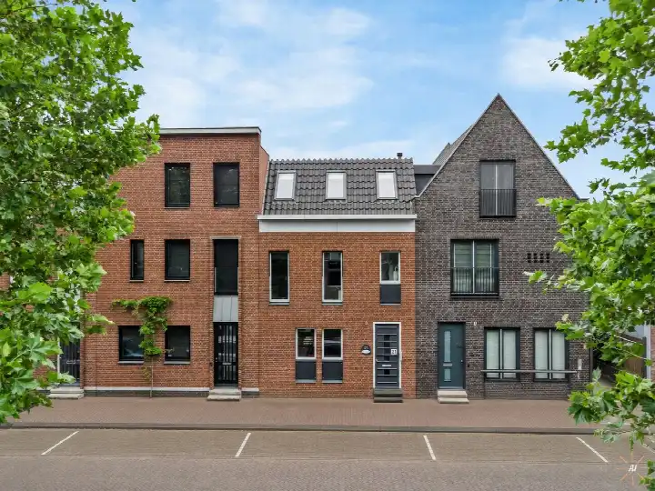 Tussenwoning te koop: Tornemeer 21, Waterrijk Woerden