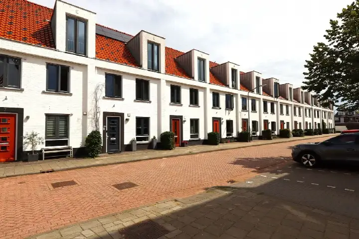 Tussenwoning te koop: Touwbaan 9, Centrum Oosterhout