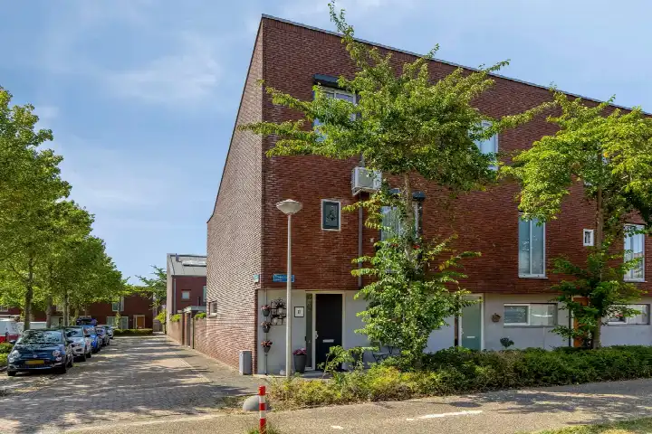 Hoekwoning te koop: trajanushof 11, Veldhuizen De Meern