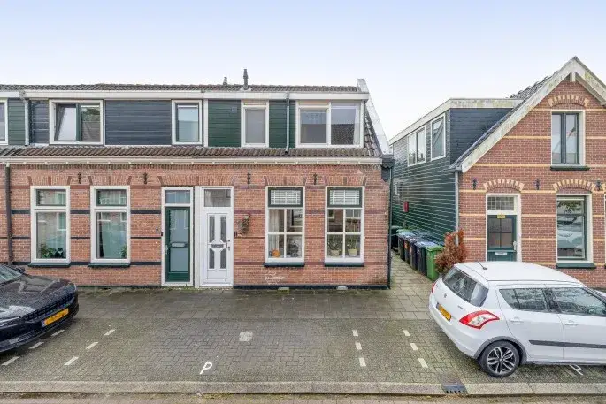 Corner house for sale: Transvaalstraat 23, Wormerveer Centrum Wormerveer