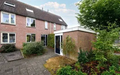 Terraced house for sale: Trekker 83, Nijehaske Heerenveen