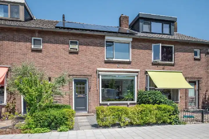 Terraced house for sale: Tristanstraat 13, Achterwillenseweg Gouda