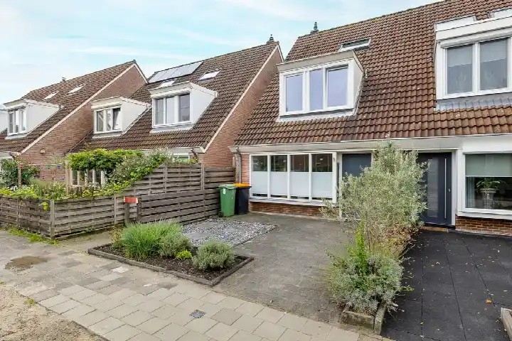Hoekwoning te koop: Troelstraweg 417, Paauwenburg Noordoost Vlissingen