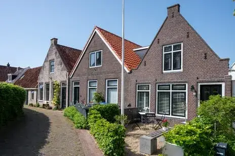 Terraced house for sale: Tsjerkebuorren 21, Heeg Heeg