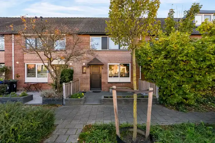 Tussenwoning te koop: Tubastraat 5, Muziekwijk N.-Noordwest Almere
