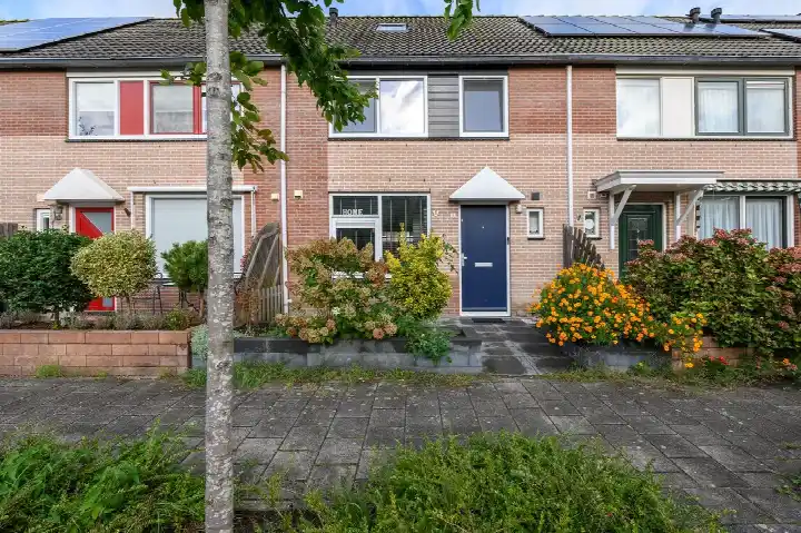 Tussenwoning te koop: Tubastraat 6, Muziekwijk N.-Noordwest Almere