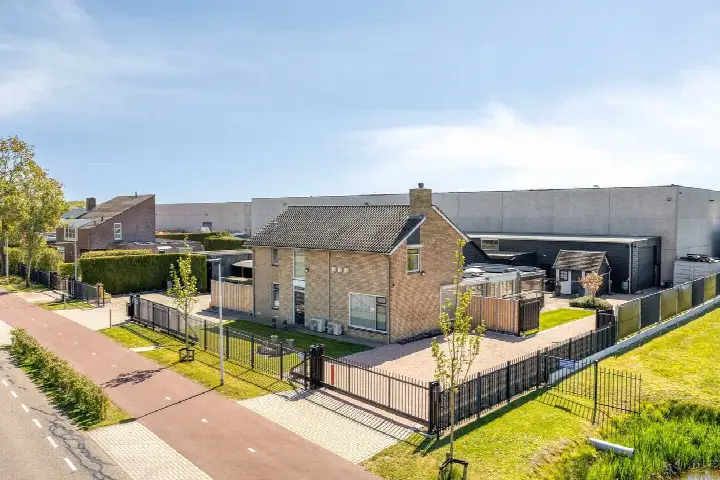 Semi-detached for sale: Tuinbouwweg 30, Haarsteeg Haarsteeg