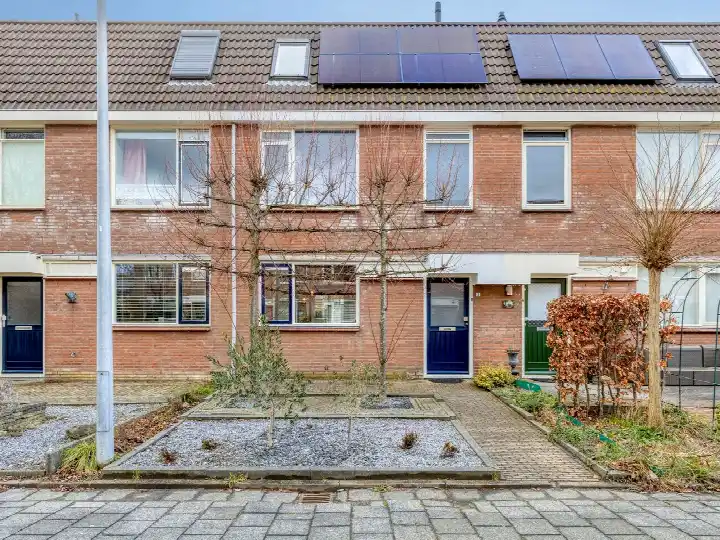 Tussenwoning te koop: Tuinfluiter 5, Sommelsdijk vogelbuurt west Sommelsdijk