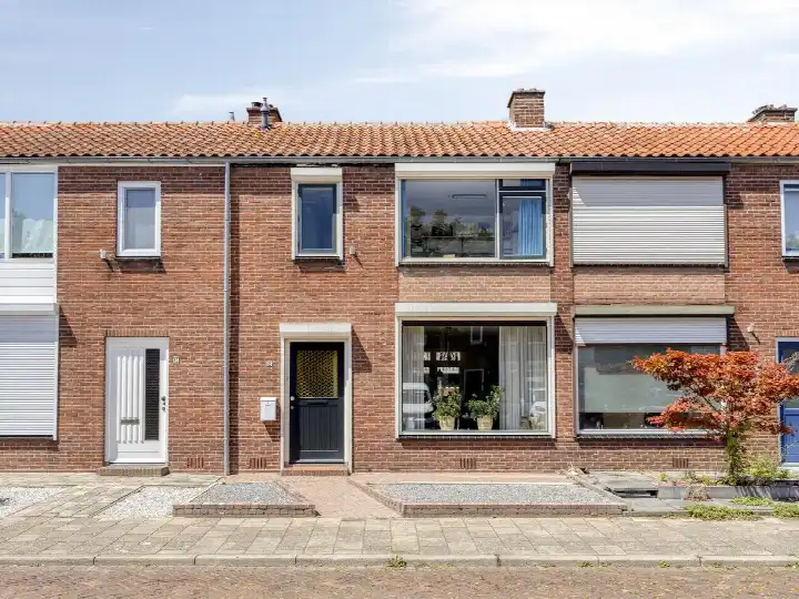Tussenwoning te koop: Tuinstraat 17, Sint-Annaland Sint-Annaland