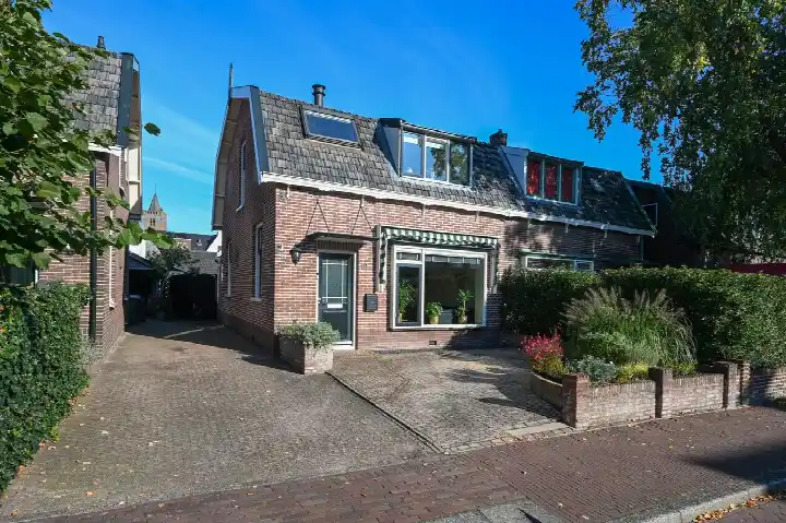 Twee-onder-één-kap te koop: Tuinstraat 18, De Noord Huizen