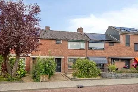 Tussenwoning te koop: Tulpenstraat 3, Rozenburg Rozenburg (Zh)