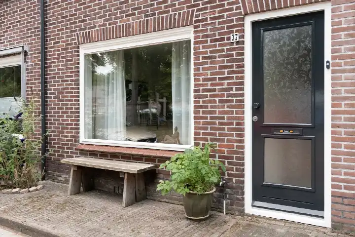 Terraced house for sale: Tulpenstraat 37, Bloemenbuurt Meppel