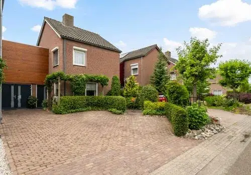 Tussenwoning te koop: Tulpenstraat 7, Kern Ittervoort Ittervoort