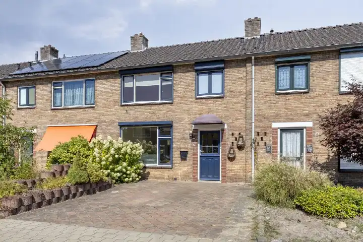 Tussenwoning te koop: Tulpstraat 14, Winterswijk-Zuidwest Winterswijk