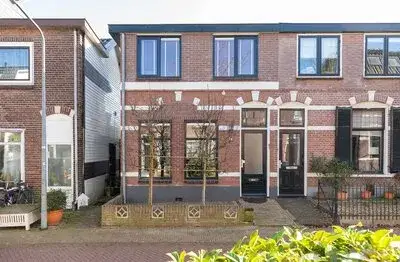 Hoekwoning te koop: Tulpstraat 47, Bloemenkwartier Noord Hilversum