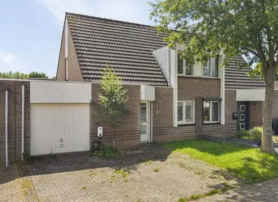 Terraced house for sale: Tummersstraat 4, Husken Heerlen