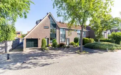Corner house for sale: Turfstekerslaan 1, Blijkpolder Nederhorst Den Berg