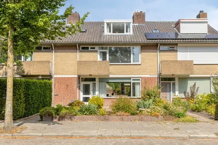 Terraced house for sale: Turfveldenstraat 31, Vaartbroek Eindhoven