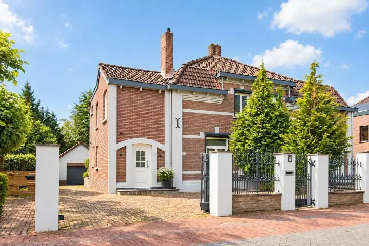 Semi-detached for sale: Tweede Oosterstraat 14, Rennemig Heerlen