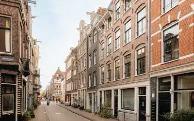Terraced house for sale: Tweede Boomdwarsstraat 10, Anjeliersbuurt-Noord Amsterdam
