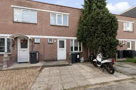 Terraced house for sale: Twellostraat 9, Reigersbos 3 Amsterdam