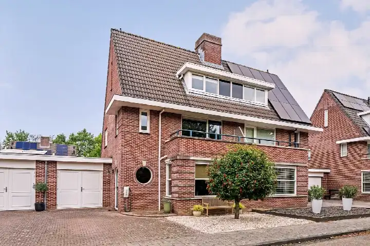 Tussenwoning te koop: Twickeldreef 6, Kern Dierdonk Helmond