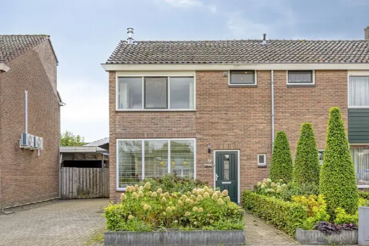 Semi-detached for sale: Twijnerstraat 19, Haaksbergen Kern-4 Haaksbergen