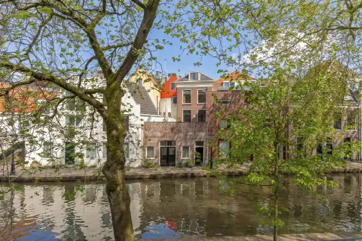 Tussenwoning te koop: Twijnstraat aan de Werf 12A, Springweg en omgeving Geertebuurt Utrecht