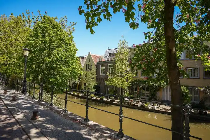 Tussenwoning te koop: Twijnstraat aan de Werf 7, Lange Nieuwstraat en omgeving Utrecht