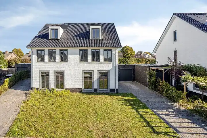 Semi-detached for sale: Tyboschplein 25, Stiphout-Dorp Helmond
