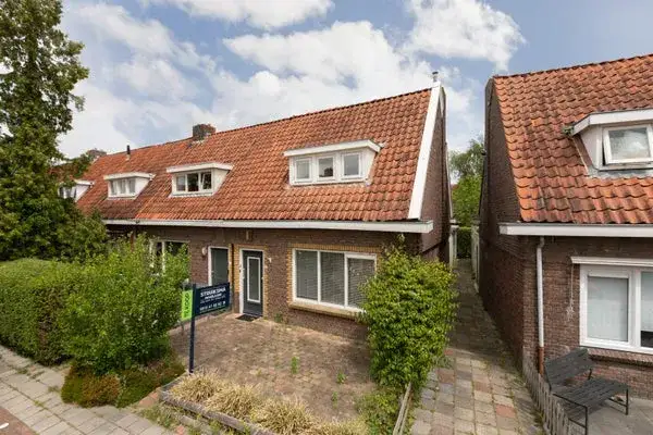 Corner house for sale: Ubbo Emmiusstraat 32, Noorderhoek I Sneek