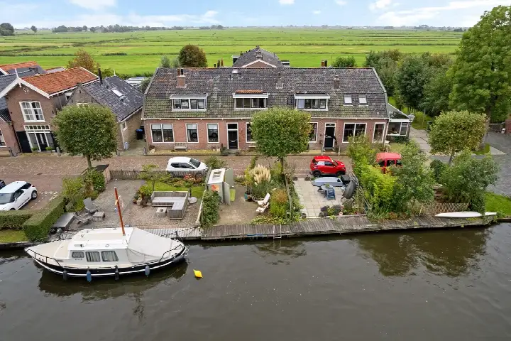 Tussenwoning te koop: Uilenburg 53, Verspreide huizen IJlst Ijlst