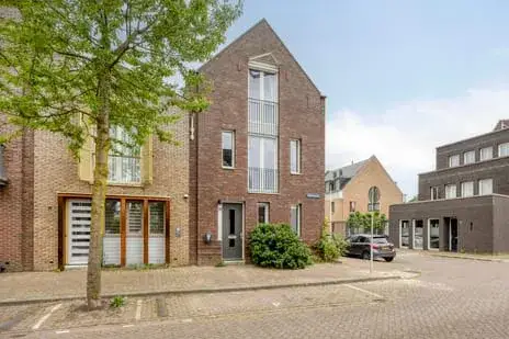 Hoekwoning te koop: Uitdamstraat 35, Zuiderzeestedenbuurt-West Amersfoort